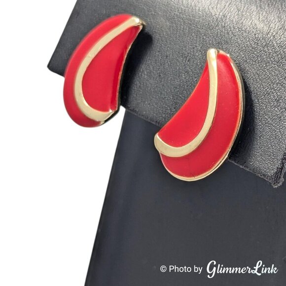 Vintage 80s Crescent Teardrop Red Enamel Gold Tone Clip On Earrings - Picture 4 of 10